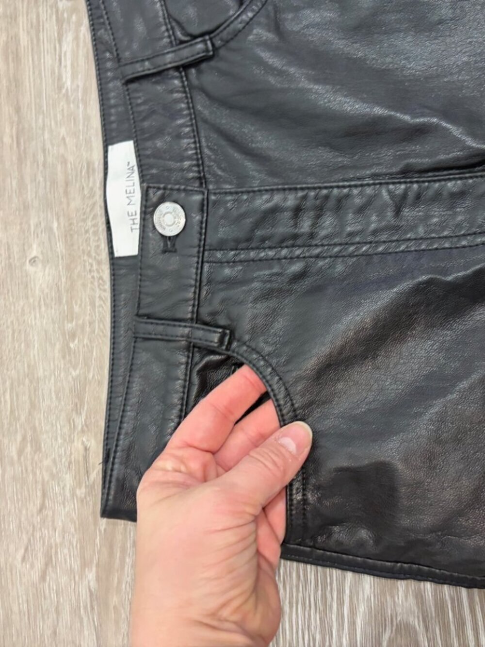 Wilfred Aritzia Women's Melina Faux Vegan Soft Leather Pants Black sz 4 - Picture 12 of 13